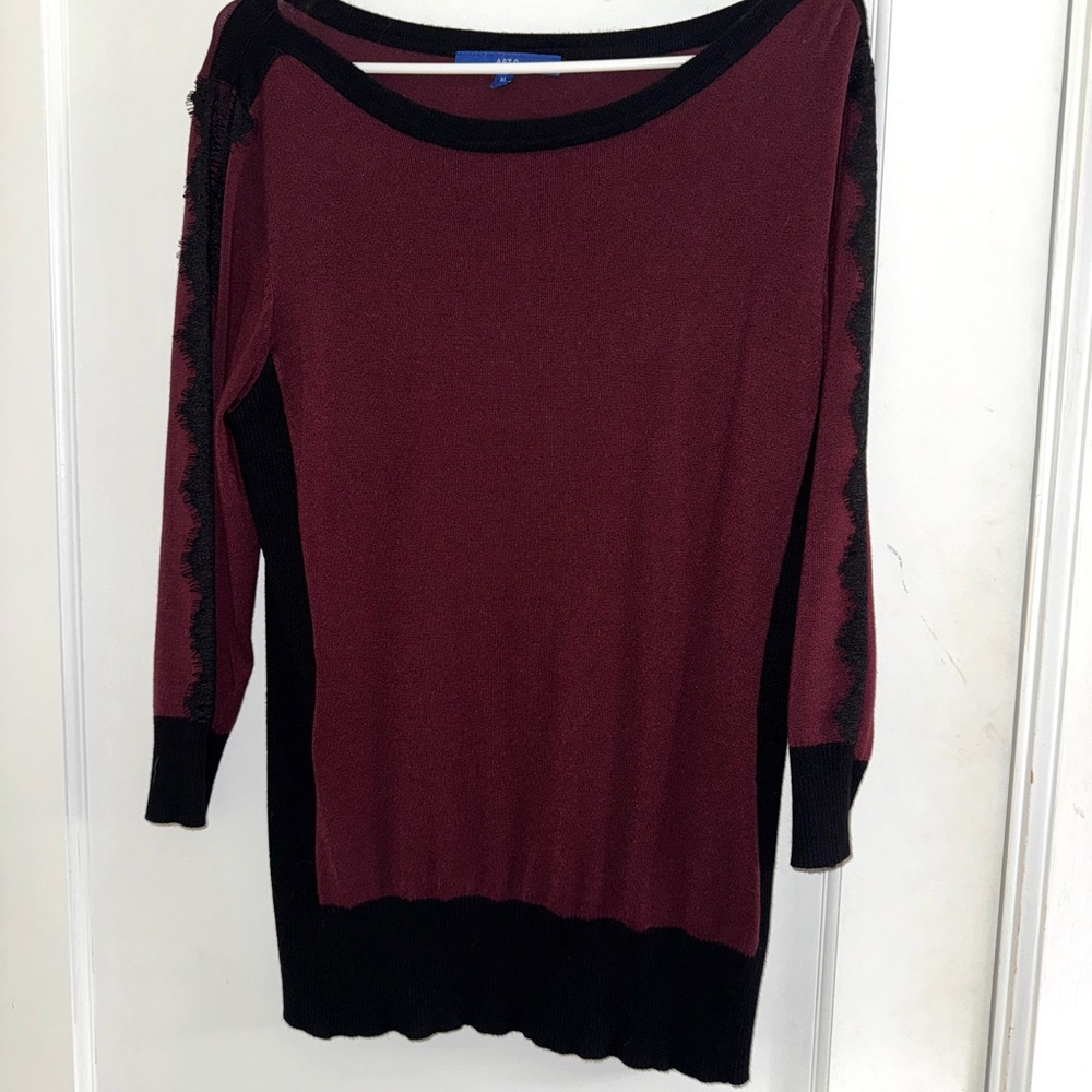 Apt. 9 Red and Black Crew Neck Light Weight Sweater
